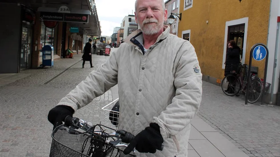 Per Bäckström menar att polisen säkert har annat för sig än att jaga cyklister och bötfälla dem.