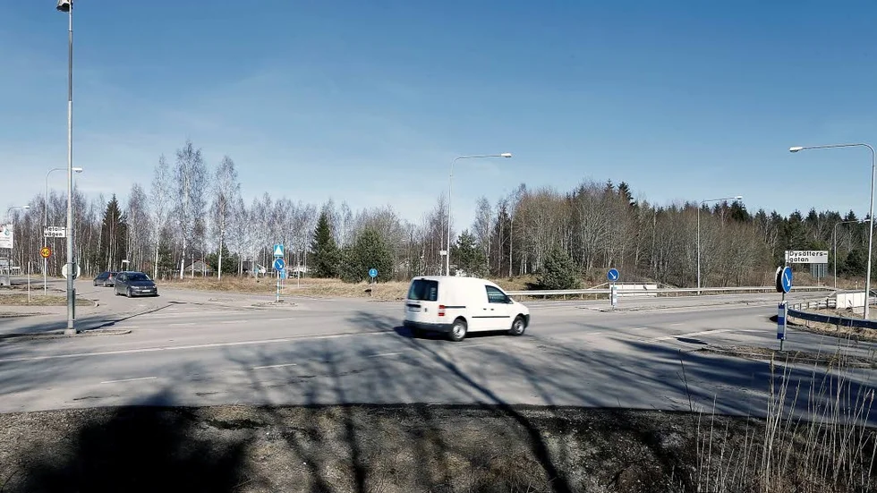 Här, i korsningen mellan Metallvägen och Slingerbulten Västra är projekteringen för en cirkulationsplats redan i gång.