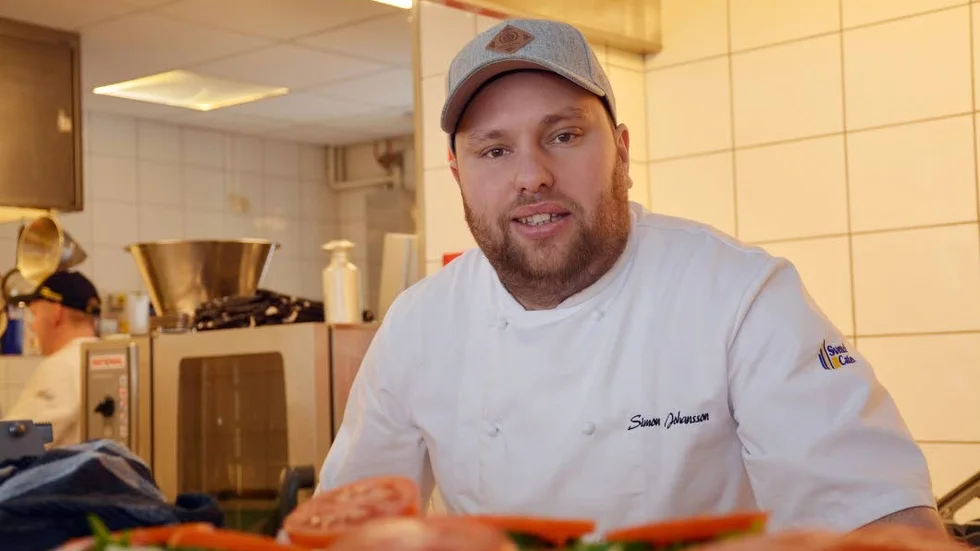 Simon Johansson som driver Smak by Simon i Vimmerby sen drygt två år tillbaka är nominerad i kategorin "Yngre förmåga inom matkultur".