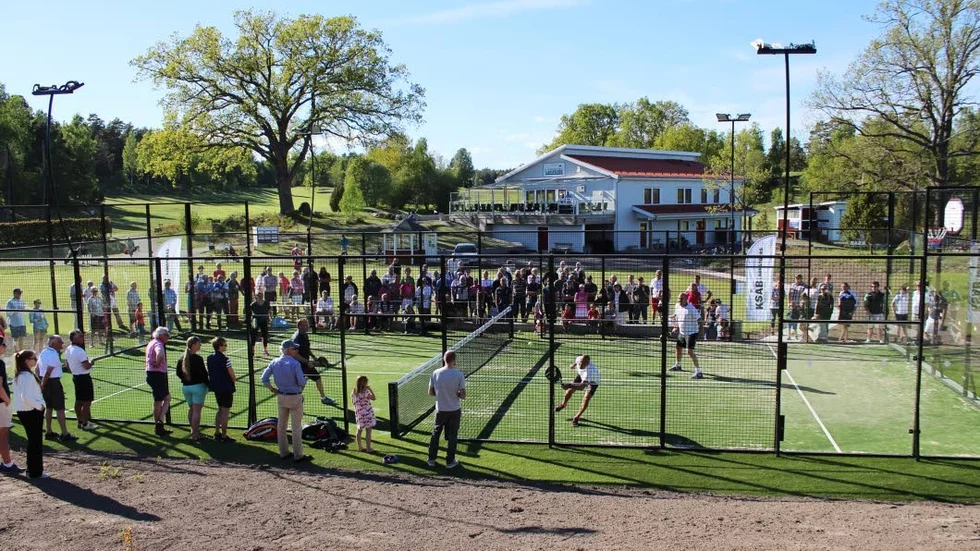 Loftahammars golfklubb fick stöd för att kunna bygga sin padelbana.