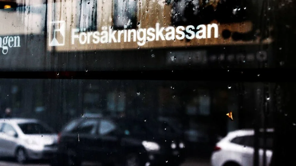 Tyst. I över ett år saknade Försäkringskassan uppgifter om en anställd i Motala. Nu polisanmäls arbetsgivaren.