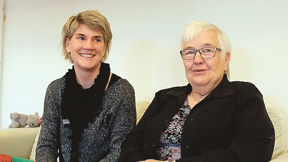Frv Barnskötaren Märta Markovic och Anna Strömberg. Foto: Jonas Saint Cyr