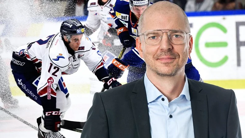 VÄXJÖ 2016-03-23 
Linköpings Sebastian Karlsson mot Lakers Alexander Johansson i kvartsfinal 4 i bäst av 7 i SHL mellan Växjö Lakers och Linköping HC i Vida Arena i Växjö på onsdagen. 
Foto: Mikael Fritzon  / TT / Kod 62360