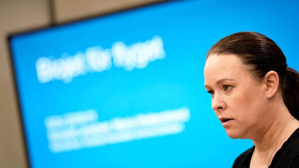 Maria Wetterstrands förslag för att få ner flygets miljöpåverkan räcker inte till, skriver Lars Almström.