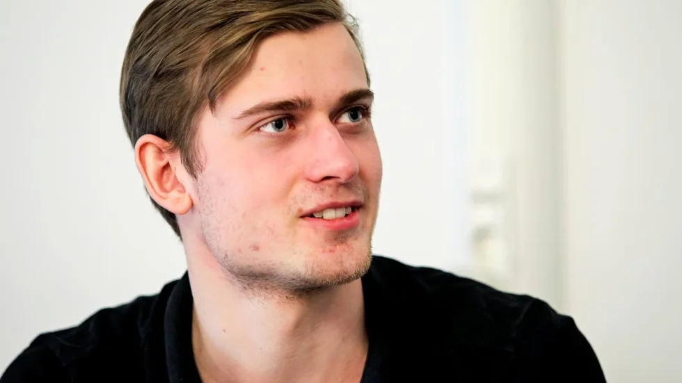 Elias Gillgren har utvecklats till en VM-spelare under sin tid i IFK Motala. Nu väntar kvartsfinaler mot moderklubben Villa.