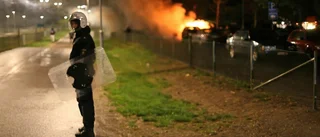 Tre bilar förstördes i brand
