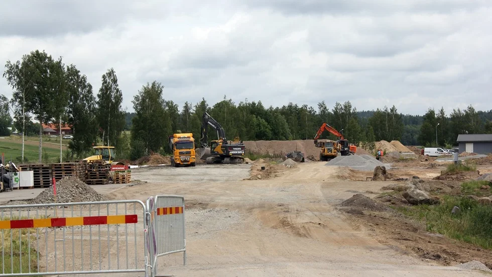 Här kommer glädjebeskedet för invånarna i Rimforsa – det blir en idrottshall på Hackel i Rimforsa med extra allt.