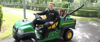 De gör debut på kyrkogården