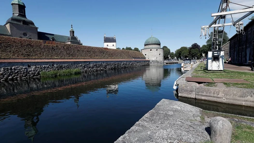 Vallgraven vid slottet ska renoveras.