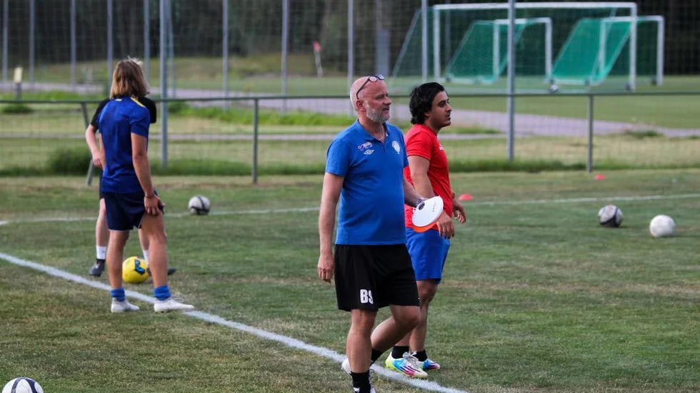 Bjarne Sjögren, tränare i Skeninge IK, tycker att gemenskapen runt laget är det absolut bästa med att vara tränare i femman.