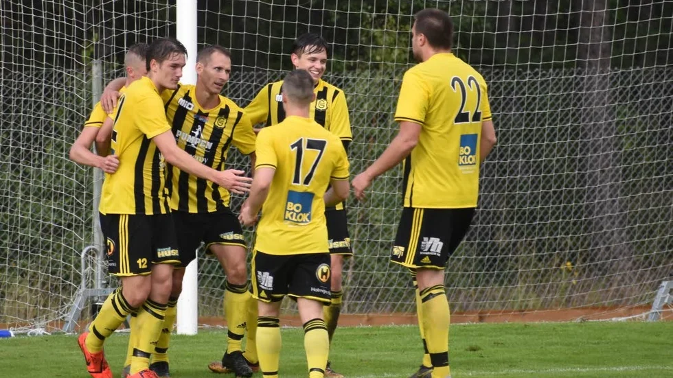 Gullringen stod för en stark höstpremiär genom att besegra Hvetlanda med 3–1.