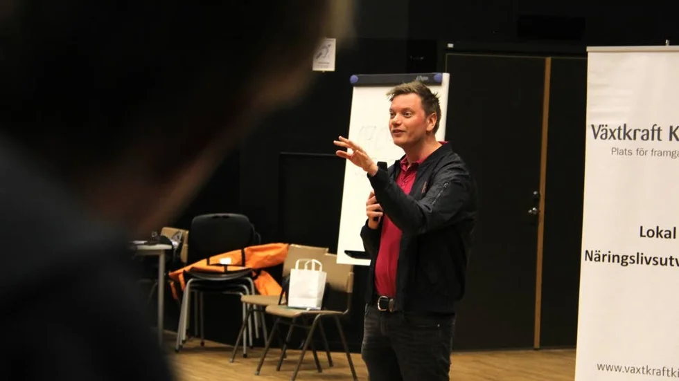 Lars Hindrum, projektledare på Ung Företagsamhet, var på plats tillsammans med kollegan William Almevik för att berätta hur det är att driva ett uf-företag.