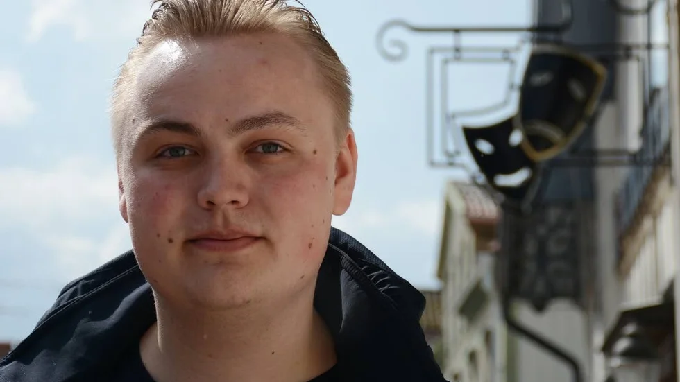 Andreas Karlsson, skådespelare från Storebro som nu tar ny kliv mot en karriär.