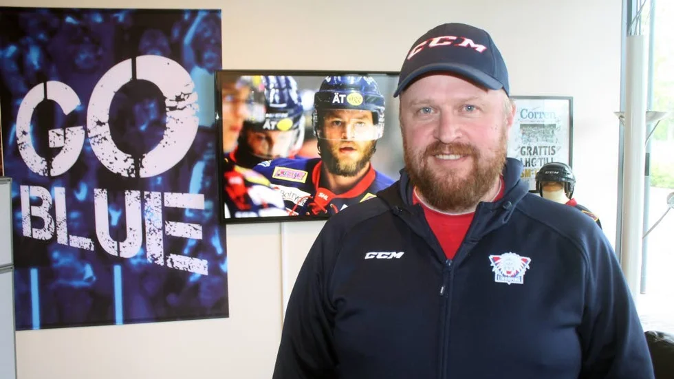 Klas Östman orkade inte med en egen satsning som spelare. Men som tränare blev ishockeyn ett yrke. I veckans Sportsnack berättar han om allt det nya, spelare och ledare, i Linköpings HC.