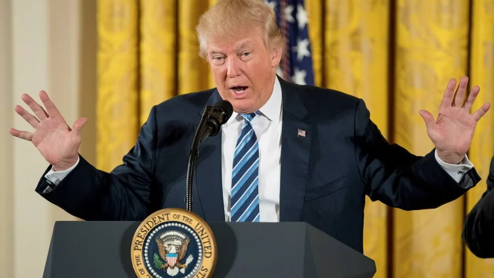 Donald Trump i talarstolen.