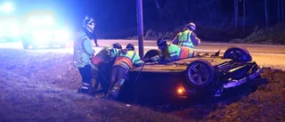 Personbil voltade efter trafikolycka