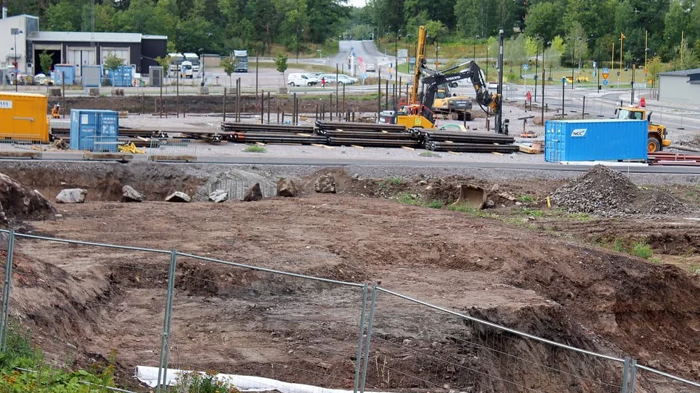 Avståndet mellan byggarbetsplatsen och förskolan är cirka 200 meter.