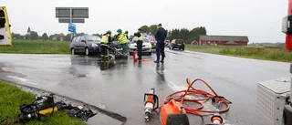 Fastklämd efter olycka – taket klipps upp