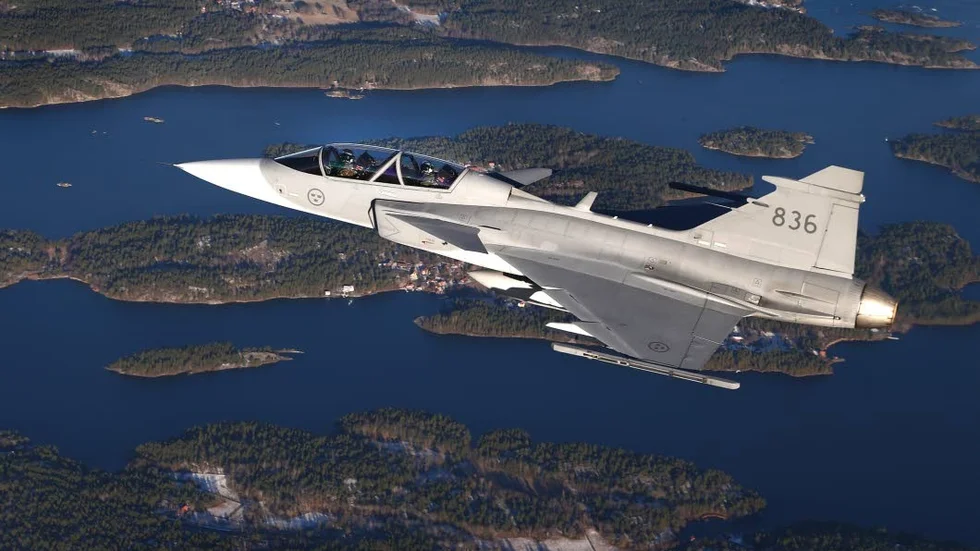 Lågflygning. Under övningen kommer lågflygningar att genomföras i skärgården.
