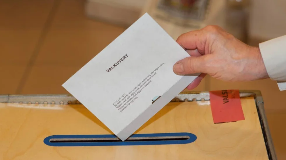 Motalaborna borde få rösta om Lalandias etablering, menar en insändarskribent.