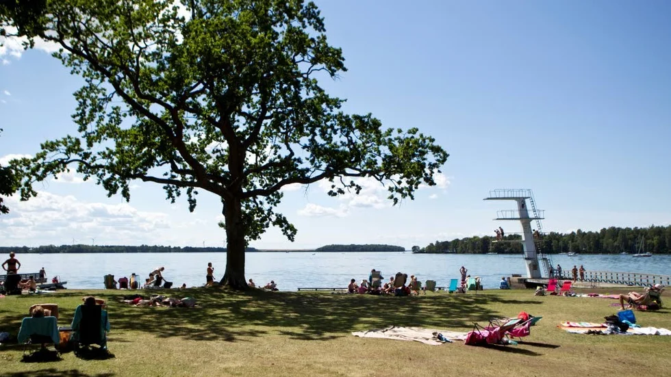 VARMT. Råssnäsbadet lockade många hungriga badare.