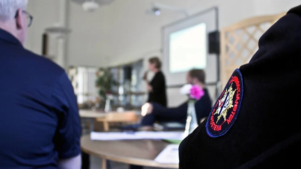 Räddningstjänstens framtid i Borensberg diskuterades i matsalen på Hällaskolan.