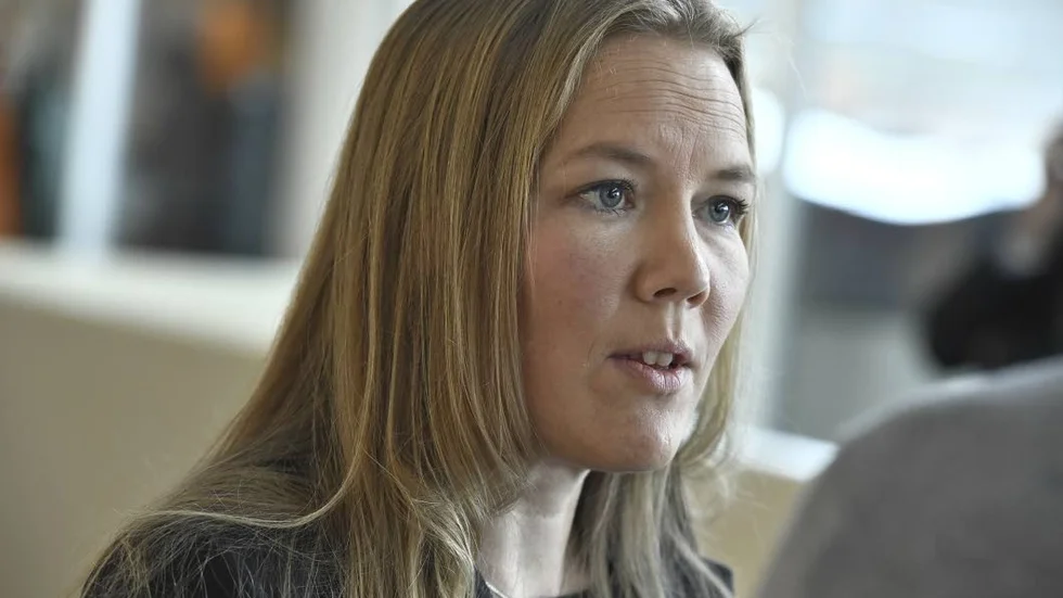 Socialutskottets ordförande Emma Henriksson (KD) säger att arbetet med nivåstruktureringar i vården kommer att fortsätta - men hon betonar också att man måste ta hänsyn till vården som helhet.
