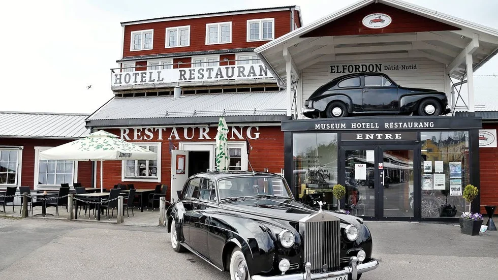 Fyra barn har stulit modellbilar och andra souvenirer från Motormuséet.
