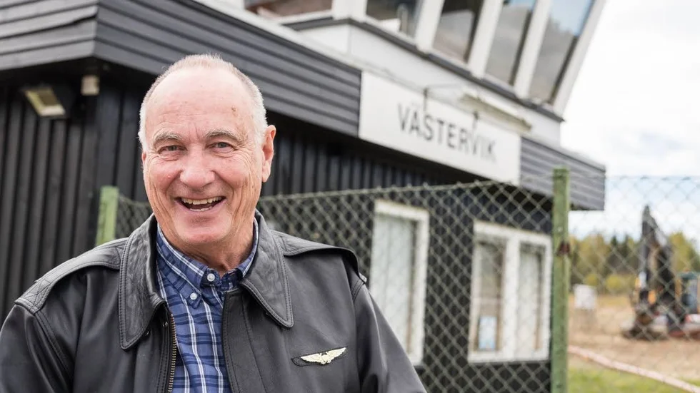 Ralph Löfberg är en av åtta Västervikspiloter som hjälper till att spana efter bränder via Frivilliga flygkåren.