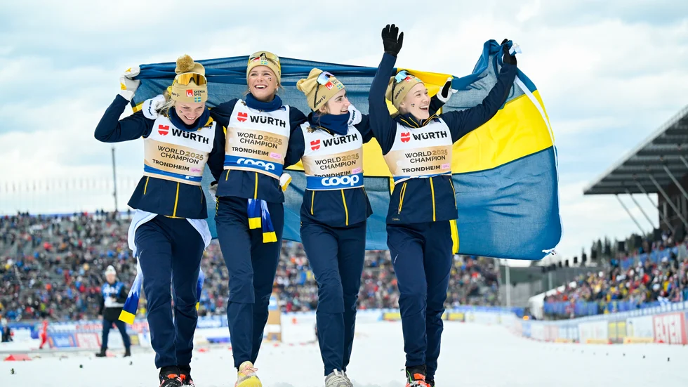 Det svenska damstafettlaget kan jubla efter ett nytt VM-guld. Det femte i årets mästerskap.