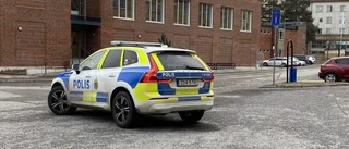 Polisens besked om insatsen: "Känsligt läge"