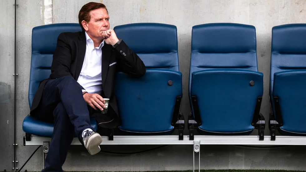Christer Mattiasson tvingas lämna Sirius.