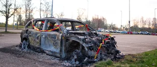 BILDEN: Bilen som brann i Motala totalförstörd