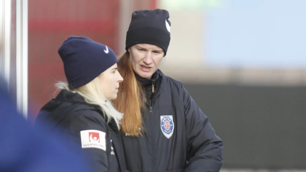 Under torsdagen blev det officiellt att Vaila och Annica Barsley och resten av ledarstaben lämnar United.