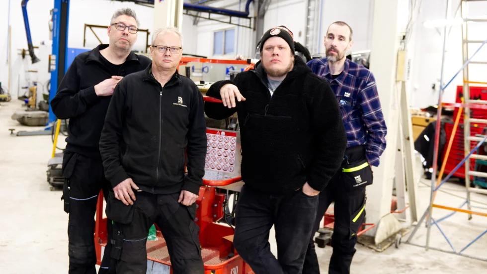 Kommunverkstadens fyra anställda, från vänster Stefan Öhman som jobbat där i 34 år, Lars Johansson som varit där i nio år, Per Sandberg i 18 år och Håkan Jakobsson, elva år.
