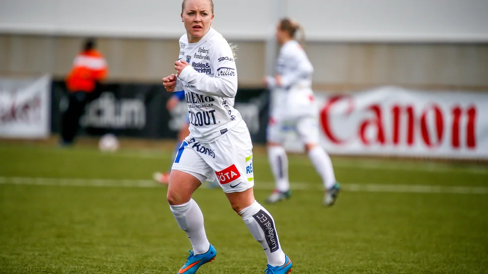 Ingrid Wixner för Sirius i elitettan 2016.