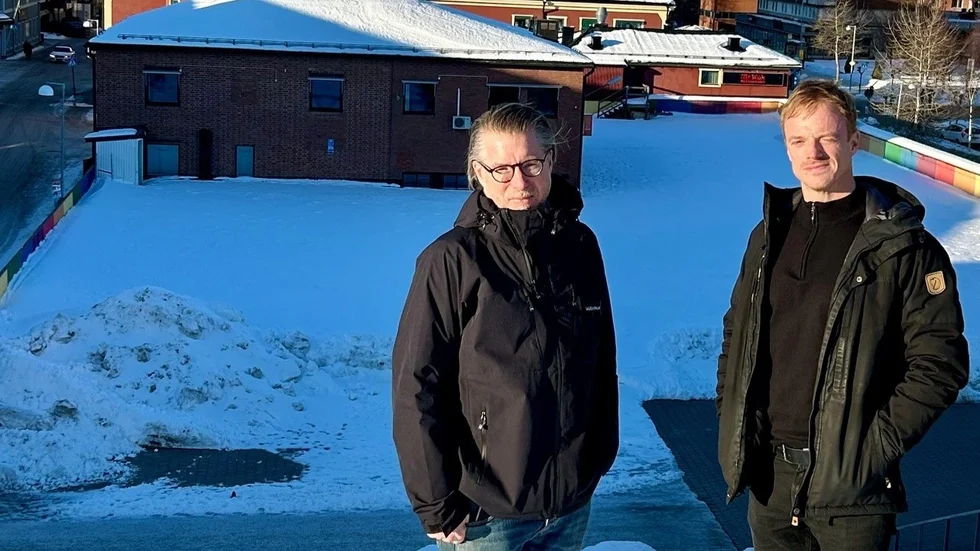 Andreas Wallstén, Wallsténhus, och Erik Larsson, BD Fastigheter, gör gemensam sak och bygger tre hyreshus på gamla Löjan. De har fått klartecken av kommunen att inleda projektet.