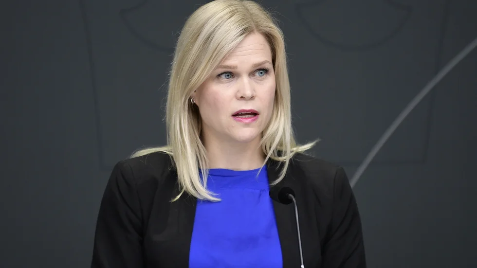 Jämställdhetsminister Paulina Brandberg är den enda som kan lämna Liberalerna med gott samvete, tycker Johanna Schreiber