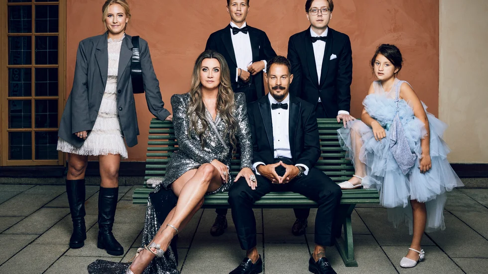 Familjen Läckbergs egen realityserie börjar sändas 1 april.