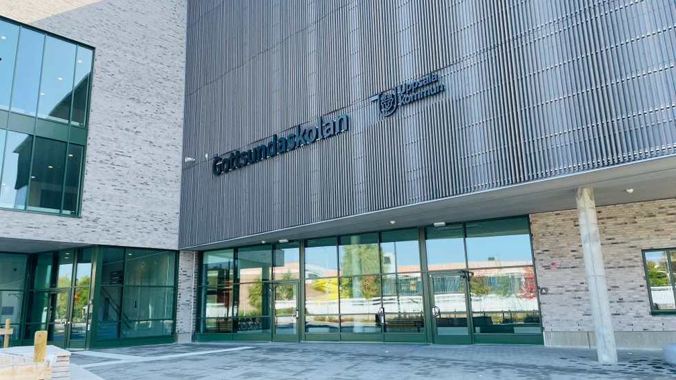 Den nya Gottsundaskolan ersätter den gamla skolbyggnaden, som brann ner 2018. Bygget av den nya skolan har gått snabbare än vanligt, bara 5,5 år