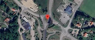 Kor på vägen kan skapa fara på väg 23