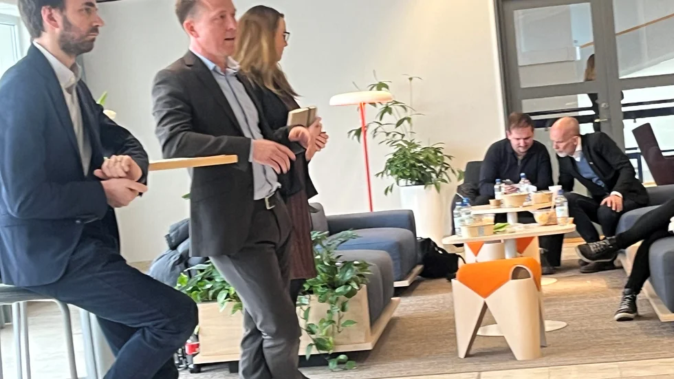 Rikard Steinholtz och Martin Kotte från SAS svarade på näringslivets frågor om flygutbudet på Gotland.