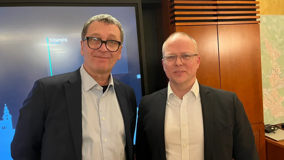 Konsulterna Henrik Berggren och Nicklas Johansson har anlitats för att genomlysa Vingåkers krisande ekonomi. På onsdagskvällen överlämnade de sin slutrapport.