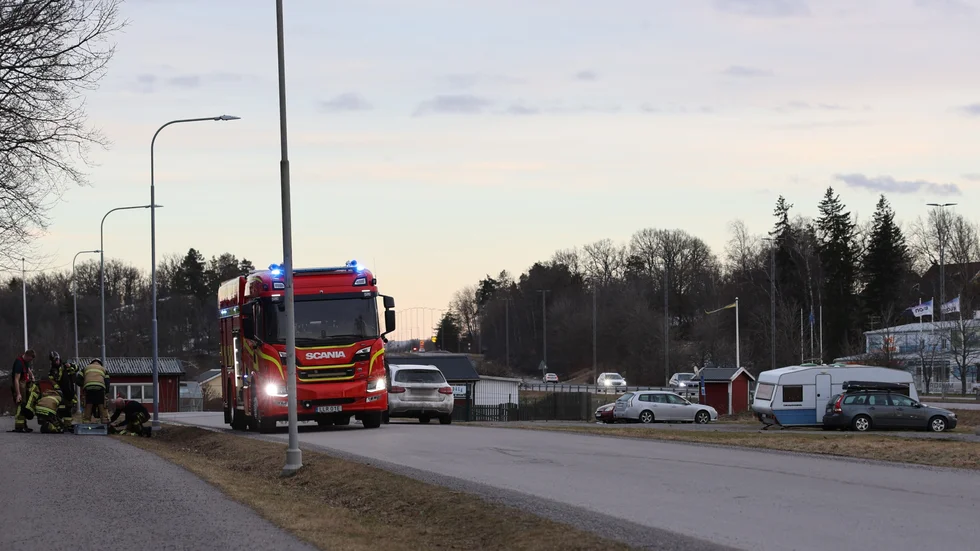 Brand i bil vid Emmalunds koloniområde