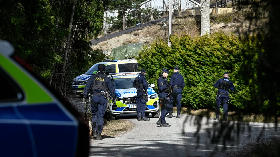 Polis på plats i Tyresö.