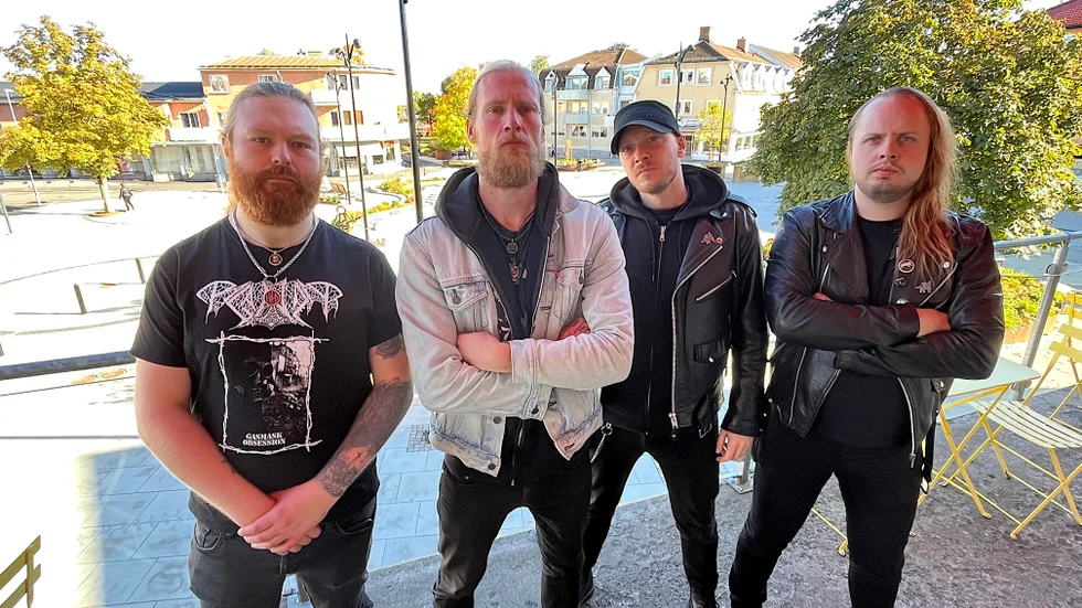 Hild består av trummisen Jonathan Albertsson, frontmannen Lars Broddesson, basisten David Lecander och gitarristen Josef Danielsson.