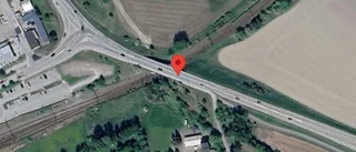 Ett körfält blockerat på grund av stillastående fordon på väg 218