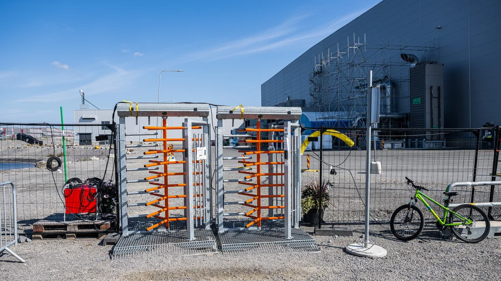 Tunga besked för folk och verksamheter i Skellefteå när Northvolt varslar. Det kreativa i eländet är att vi nu är ute ur den rosengröna bubblan. Nästa batterifabrik kommer att få bättre möjligheter att agera som ett vanligt företag med vanliga krav och villkor. 