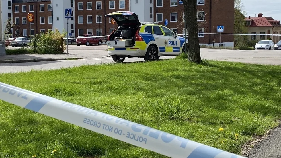 En 18-årig döms för att ha öppnat eld med en pistol på Bondegatan i Mjölby den 10 maj. 