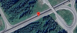 Singelolycka påverkar trafiken på E4 – stopp i ett körfält